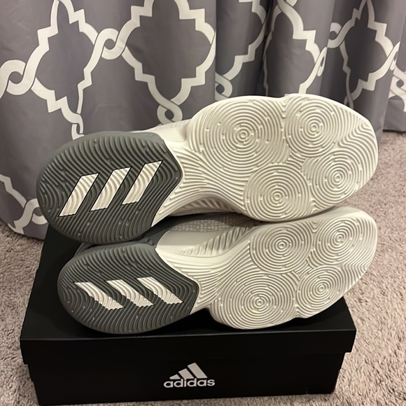 Adidas Mad Bounce 2018 Basketball Shoes Sneakers new grey Mens Size 14 - Picture 11 of 13